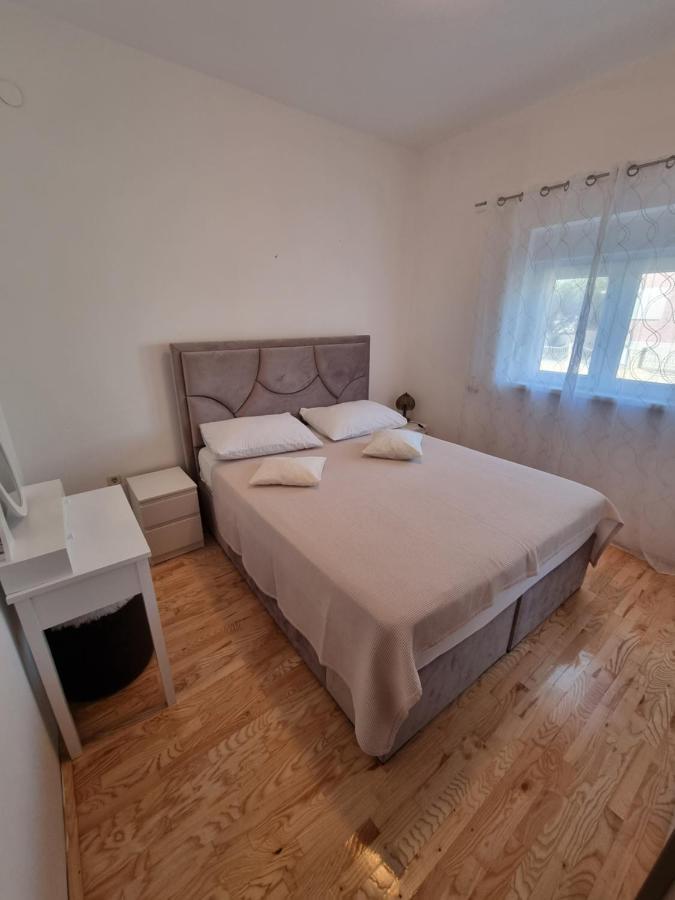 Apartments Lili Biograd Na Moru Exteriér fotografie